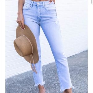 Light wash, high waisted jean. NWOT size 6